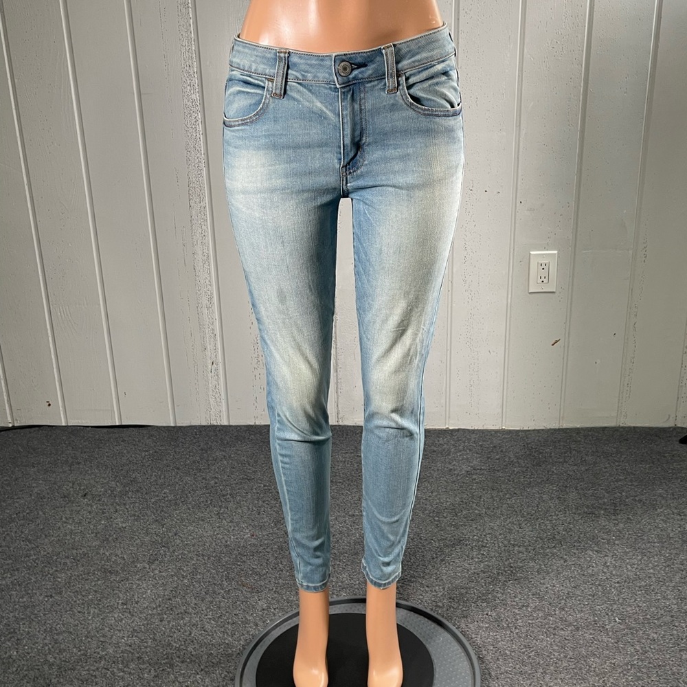 *American Eagle Outfitters Women's Light Washed  Super Stretch Jegging Sz…